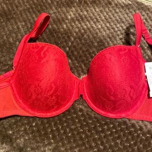 Casique Sexy Red Lace Underwire Bra!  Adj straps can be crisscrossed! 38D